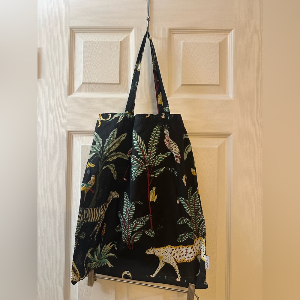 ❤️Tropical Print Black Tote Bag